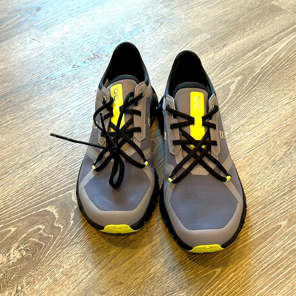 Women’s 8.5 On Cloud X3 Fossil Hay
